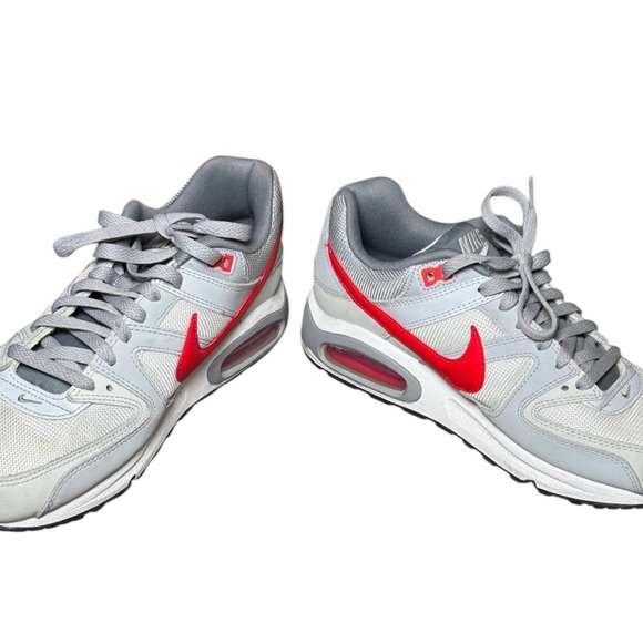 Athletic_Shoes